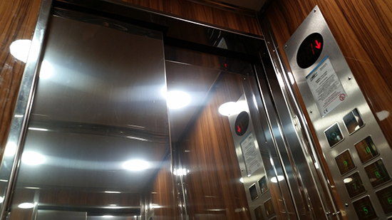 Budapest VIII. kerület, Leonardo da Vinci utca 12-14. - felvonógép, felvonó hajtótárcsa, felvonóvezérlés, felvonó szerelés